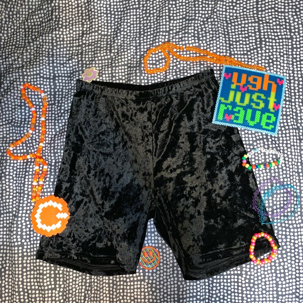 BLACK BIKER SHORTS